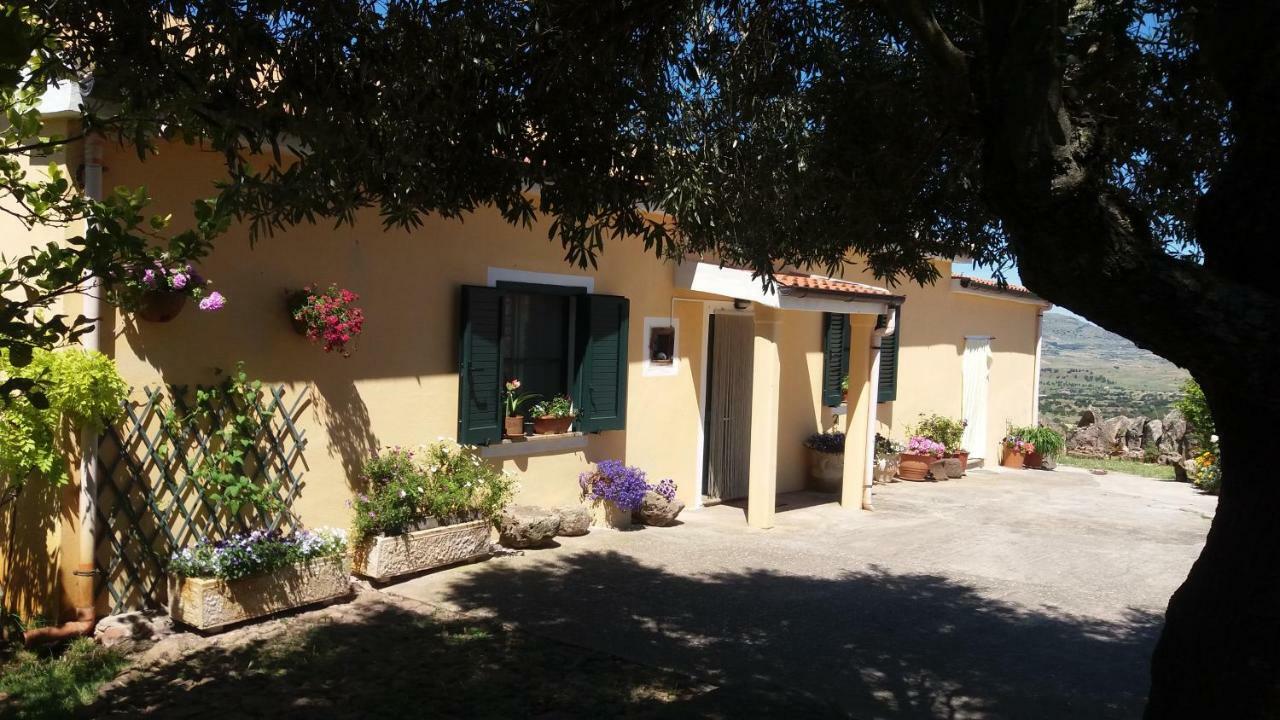 Agriturismo Sa E Padedda Mores Exterior photo